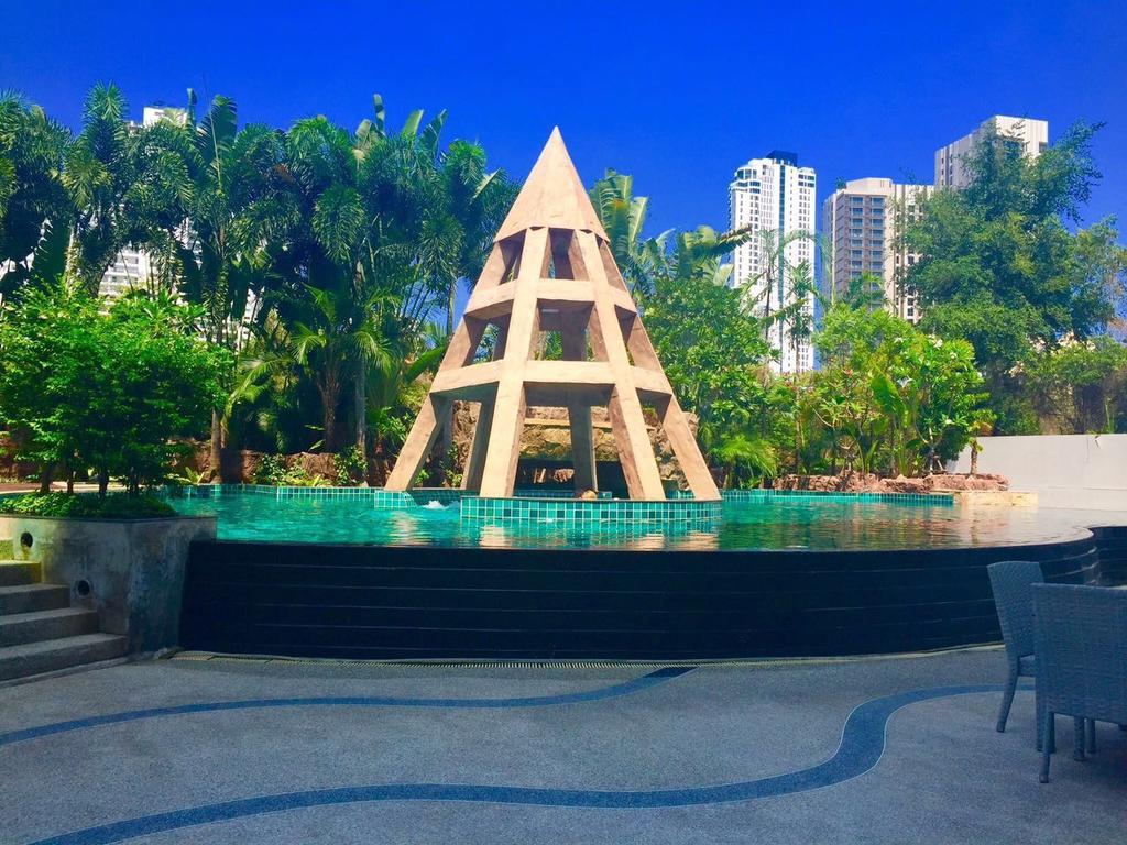 Club Royal Suites Pattaya Eksteriør billede