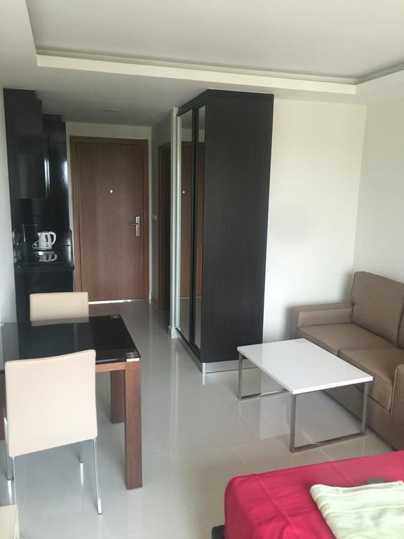 Club Royal Suites Pattaya Eksteriør billede