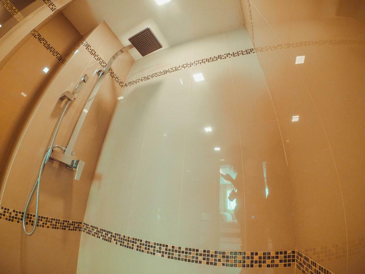 Club Royal Suites Pattaya Eksteriør billede