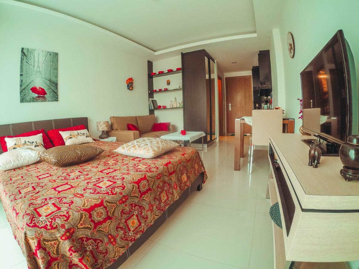 Club Royal Suites Pattaya Eksteriør billede