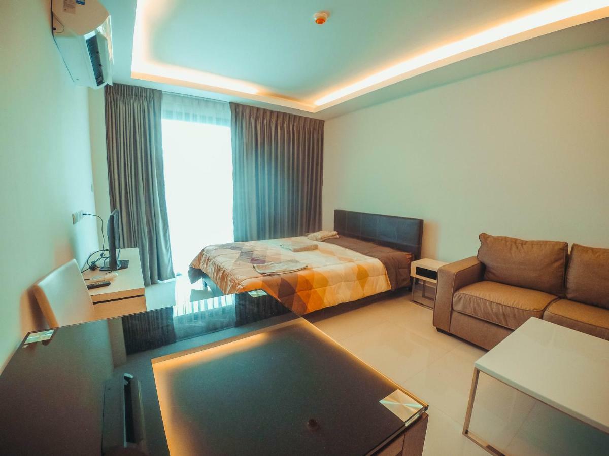 Club Royal Suites Pattaya Eksteriør billede