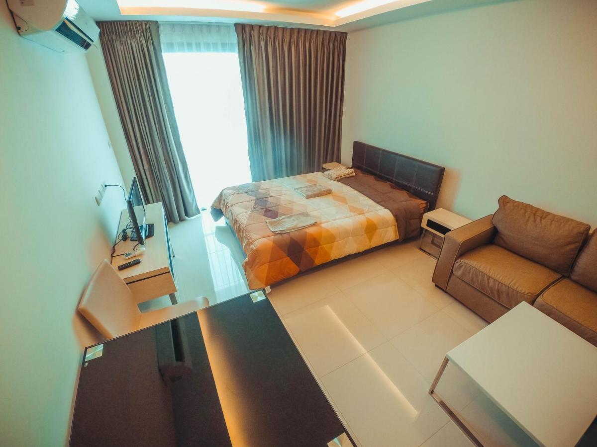 Club Royal Suites Pattaya Eksteriør billede